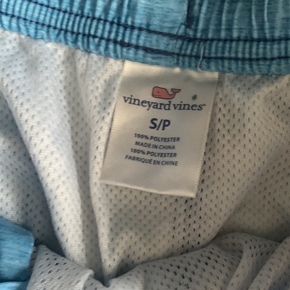Vineyard Vines Swim Trunks - S - Picture 2 of 3